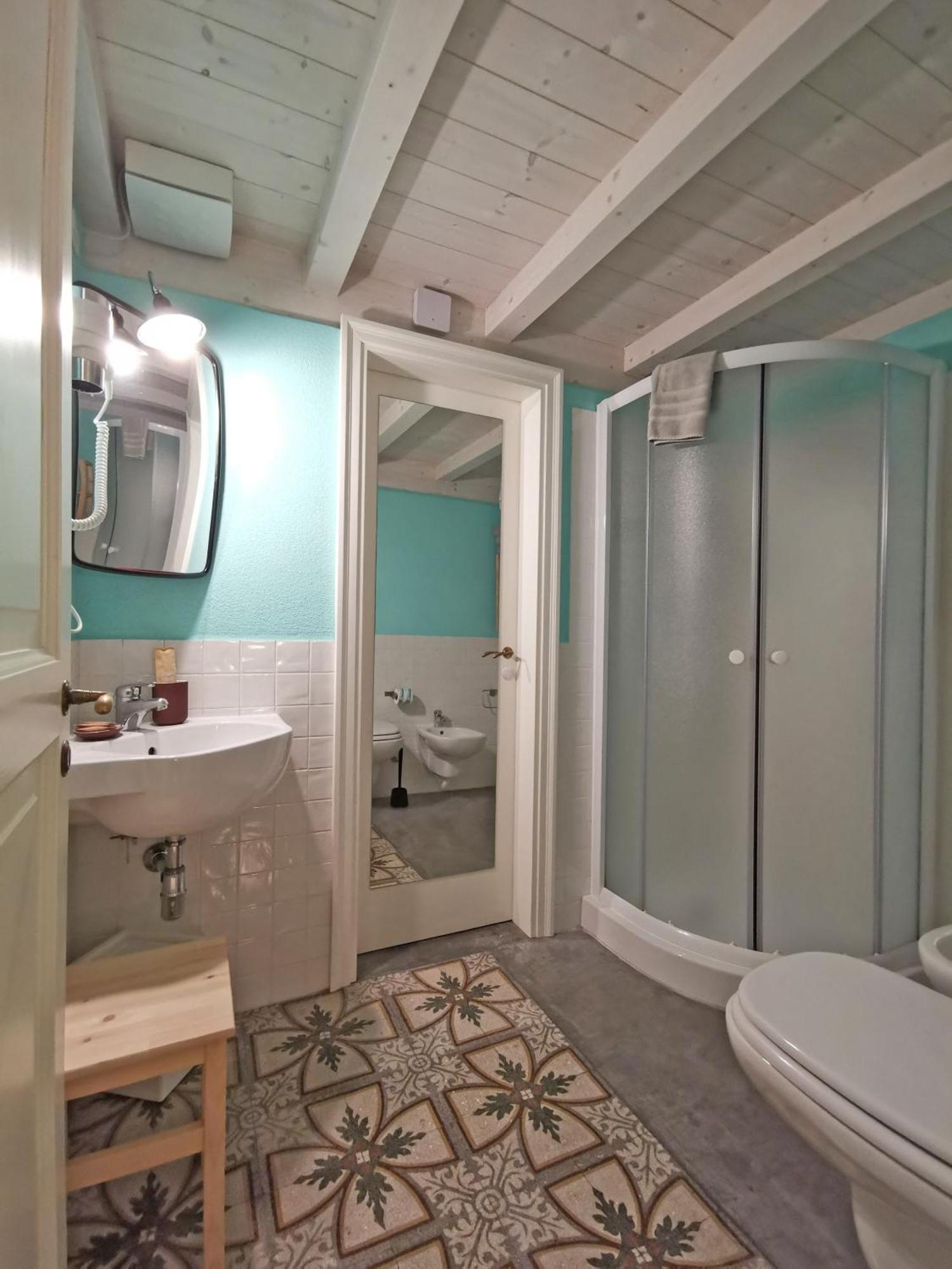 L'Officina Bed & Breakfast Бари Екстериор снимка