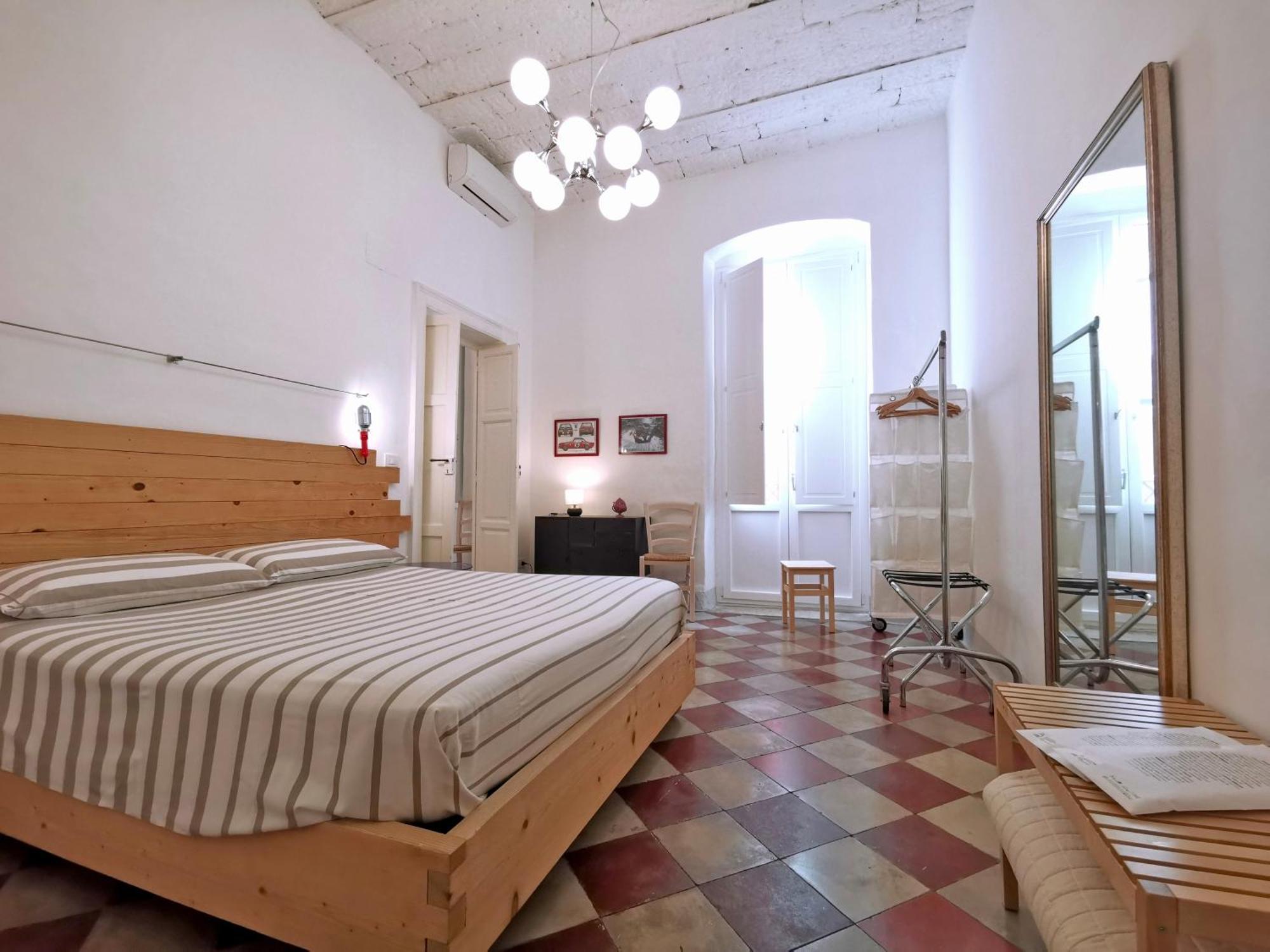 L'Officina Bed & Breakfast Бари Екстериор снимка